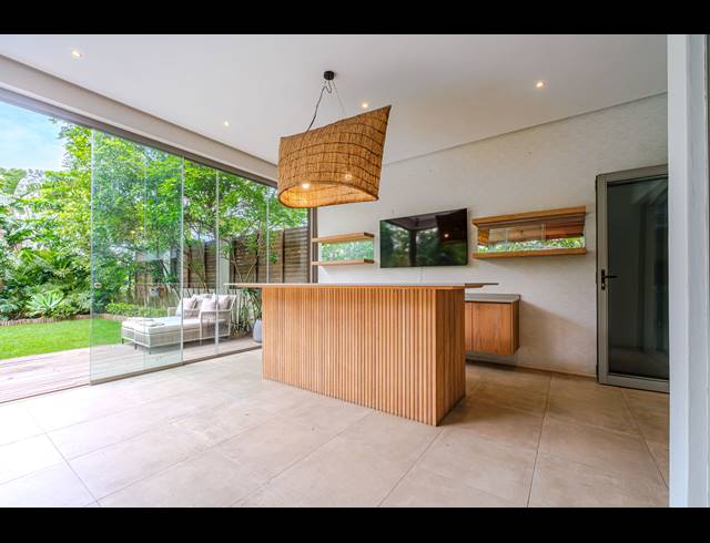 4 BEDROOM TOWNHOUSE FOR SALE IN DUNKIRK ESTATE